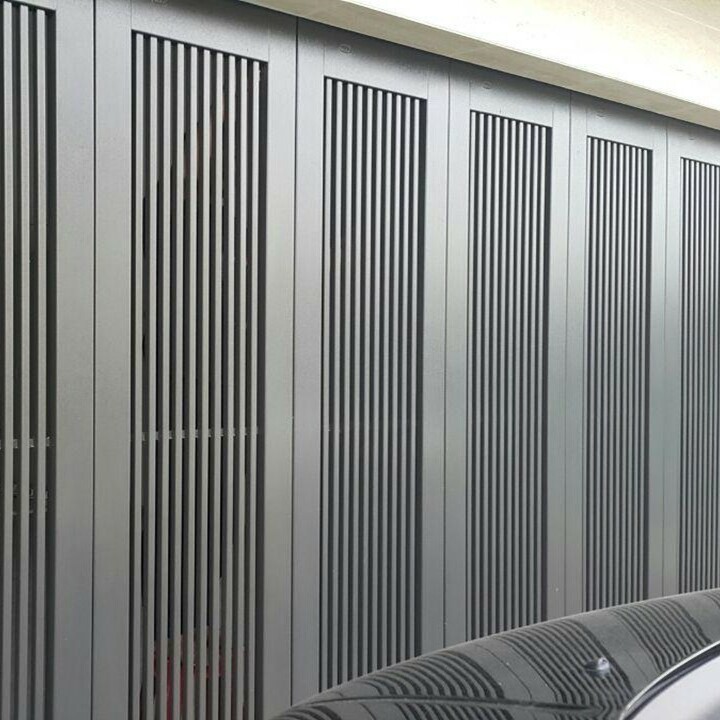 PINTU GARASI MINIMALIS